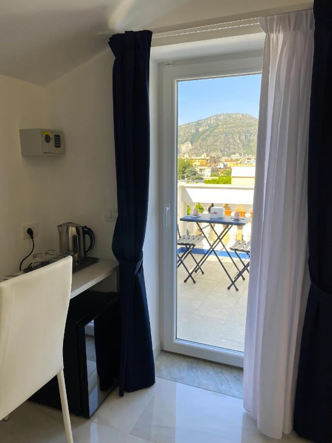 Villa Gabriella - Rooms & Breakfast Сант'Анджелло Экстерьер фото